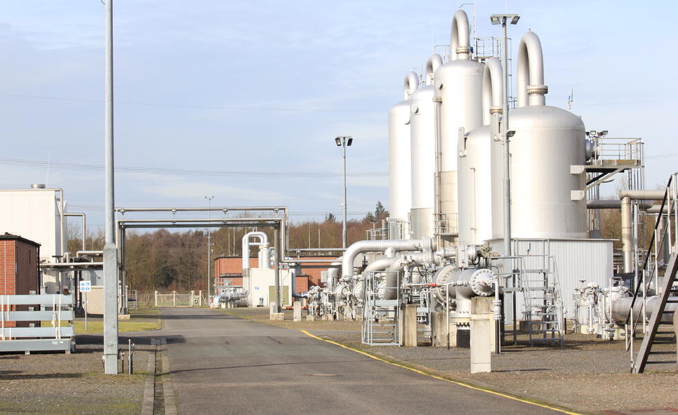 Efficient monitoring of cavern storage facilities.